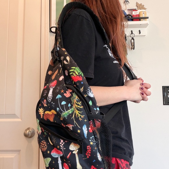 Colorful Patterned Sling Bag - Picture 11 of 12